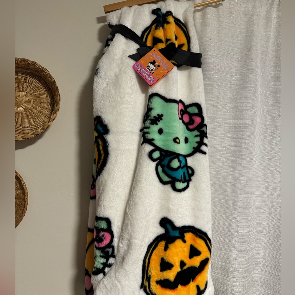BNWT rare hello kitty Frankenstein 50x70” throw